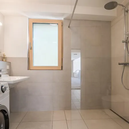 Apartment Au-villen Feudenheim S6, Penthouse Maisonette 2-4p *